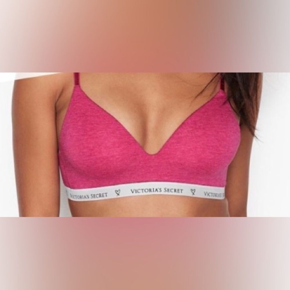 🌻3 for $25 SALE- Victoria’s Secret T-Shirt Lightly Lined Demi Bra